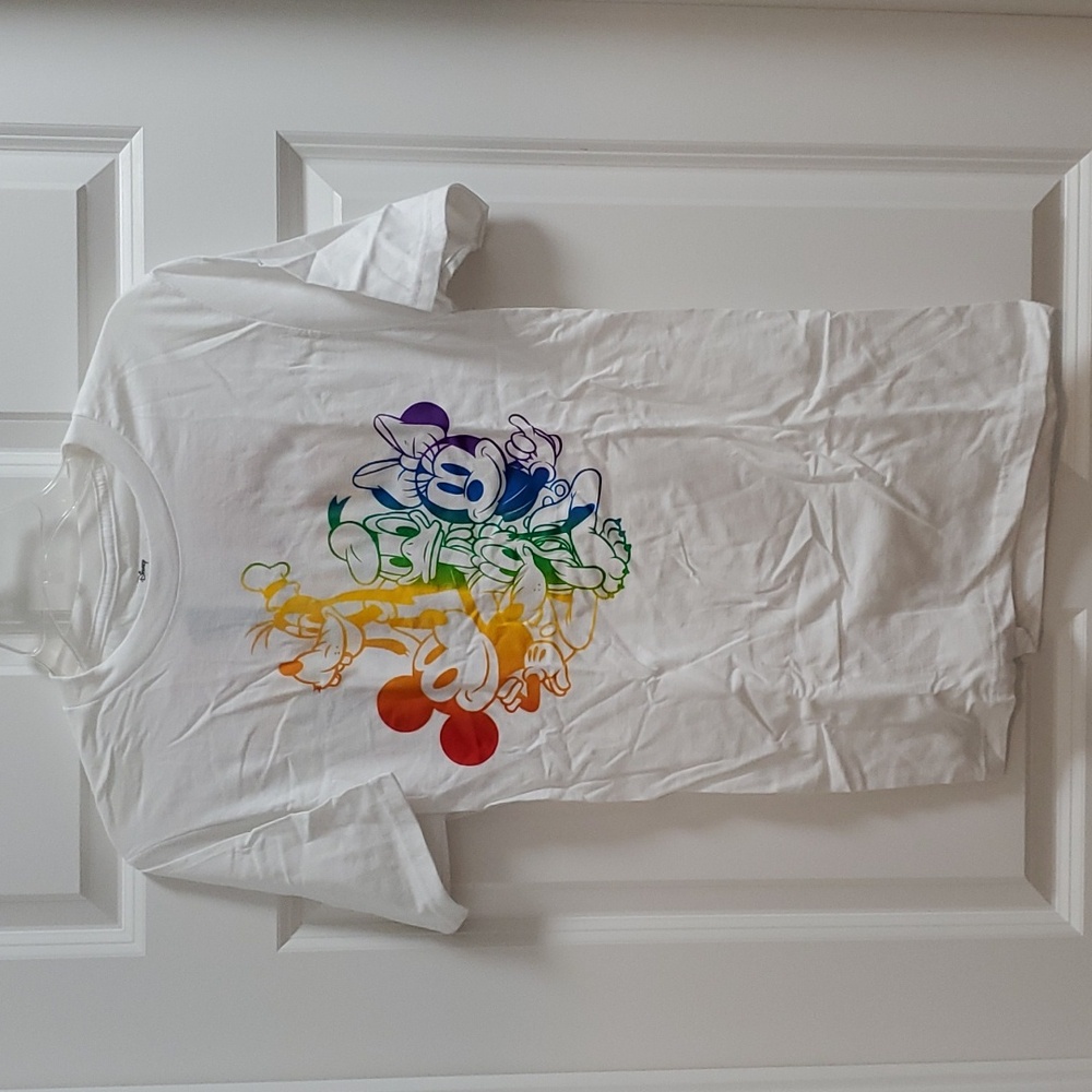 PRIDE Disney Mickey & Friends Rainbow Collection T-shirt New